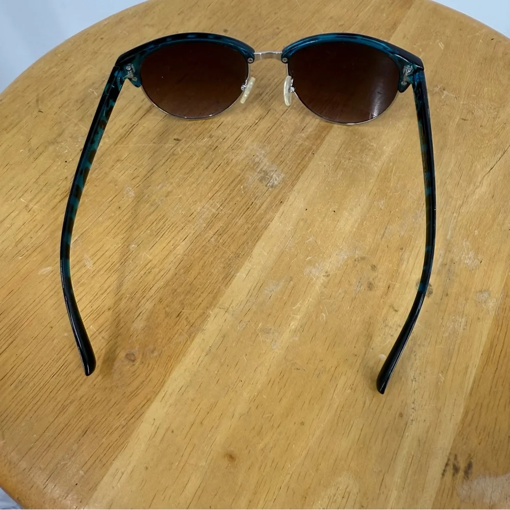 Oscar De La Renta blue /black silver rim Cats Eye Club Mod Sunglass 3053 045